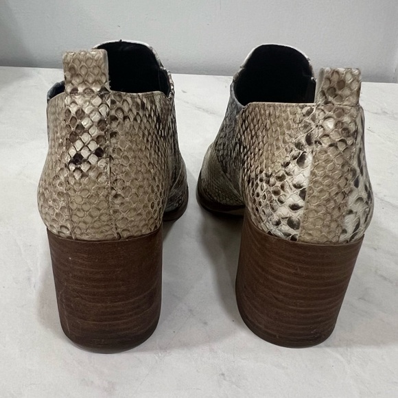 Petty beige/white snakeskin ankle boots in size 7 - Picture 3 of 6